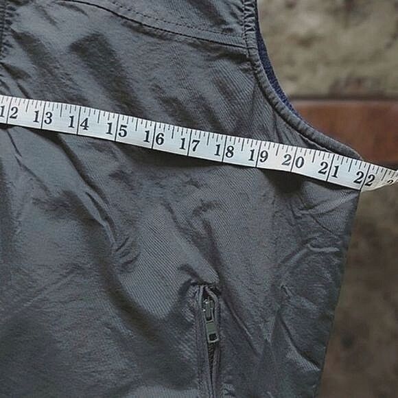 Vtg North Country nylon fleece lined zip vest - Picture 10 of 12